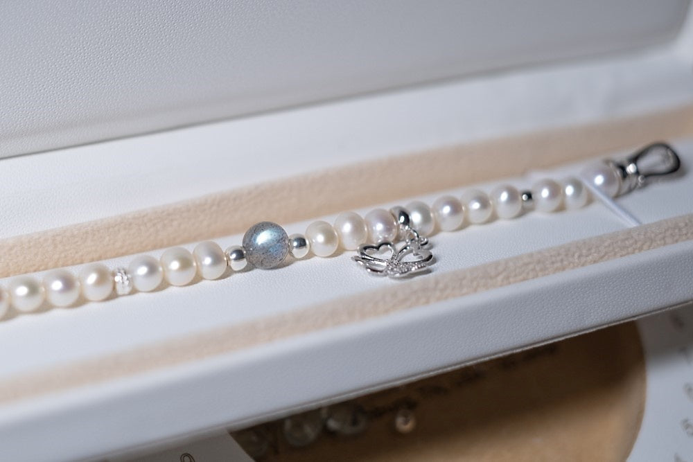 The Moment - Labradorite Fresh Water Pearl Bracelet